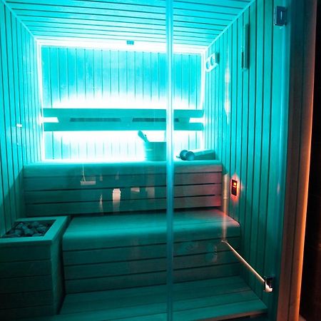 Stylish Loft With Finnish Sauna Будапеща Екстериор снимка